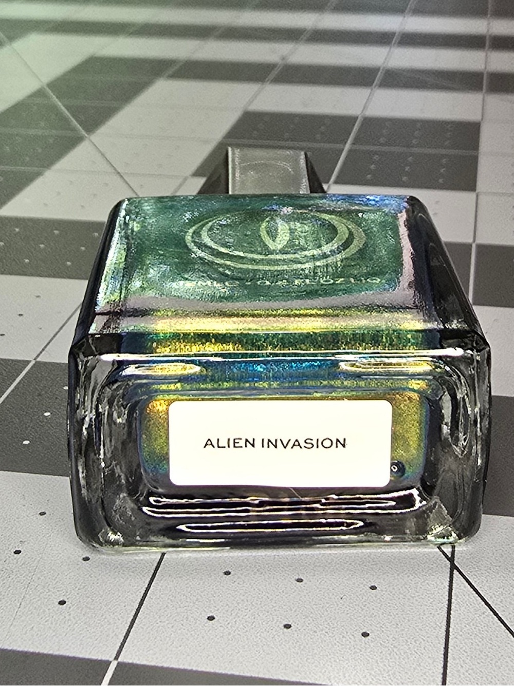Mooncat alien invasion green gold multichrome nail polish dearly departed - Picture 3 of 3